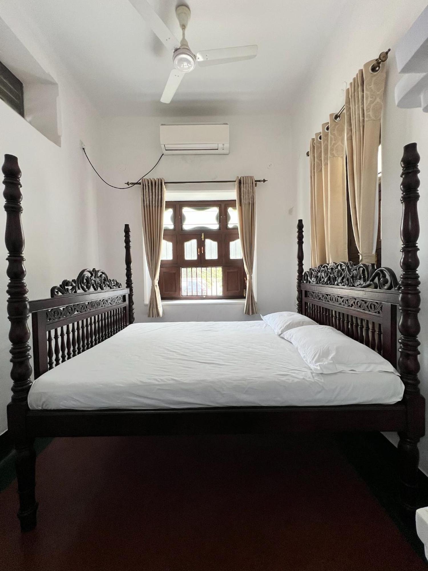 세쿤데라바드 Laxmi Nivas 1949 B&B 외부 사진