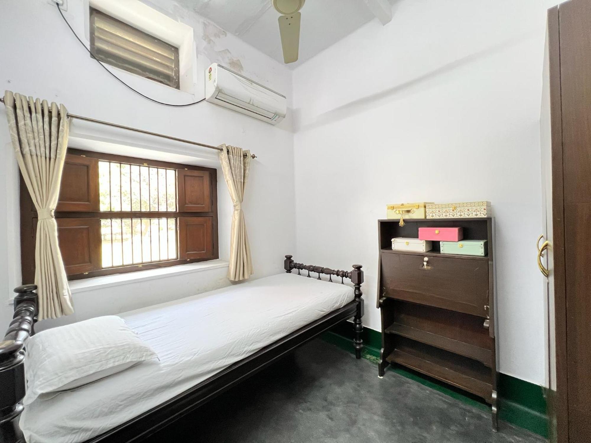 세쿤데라바드 Laxmi Nivas 1949 B&B 외부 사진