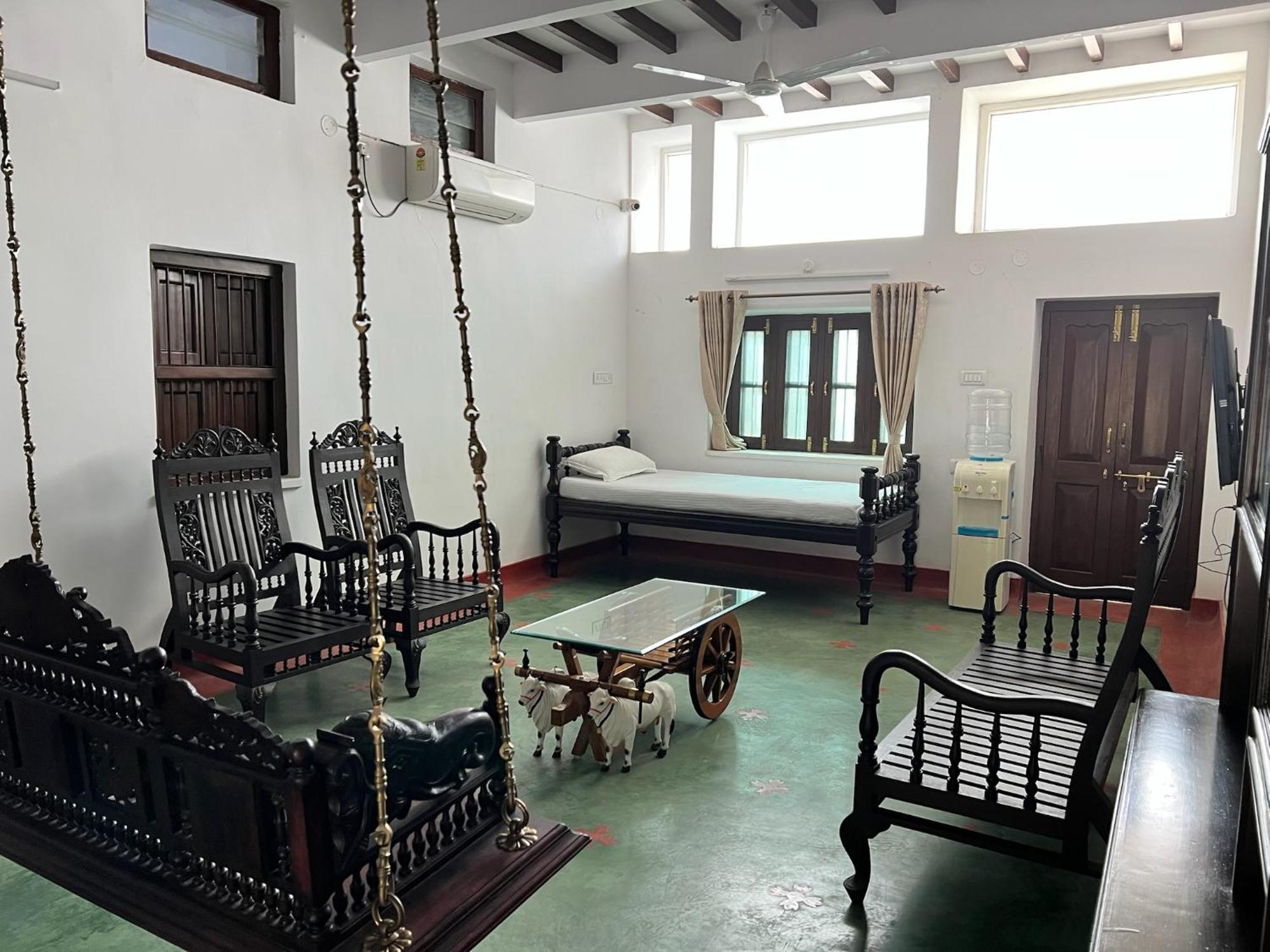 세쿤데라바드 Laxmi Nivas 1949 B&B 외부 사진